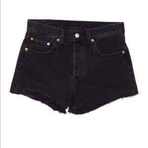 NWOT LEVIS 501 DENIM SHORTS